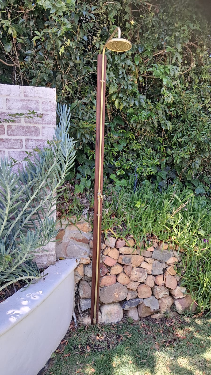 Outdoor Solid Brass Floor-Mounted Cold Water Shower with Extend Solid Brass Pipe